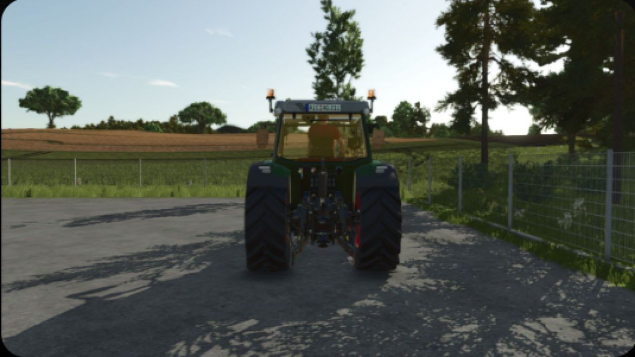 Legendary Compact Tractor Fendt Vario 200 (207–211) — Maneuverable Helper for FS25