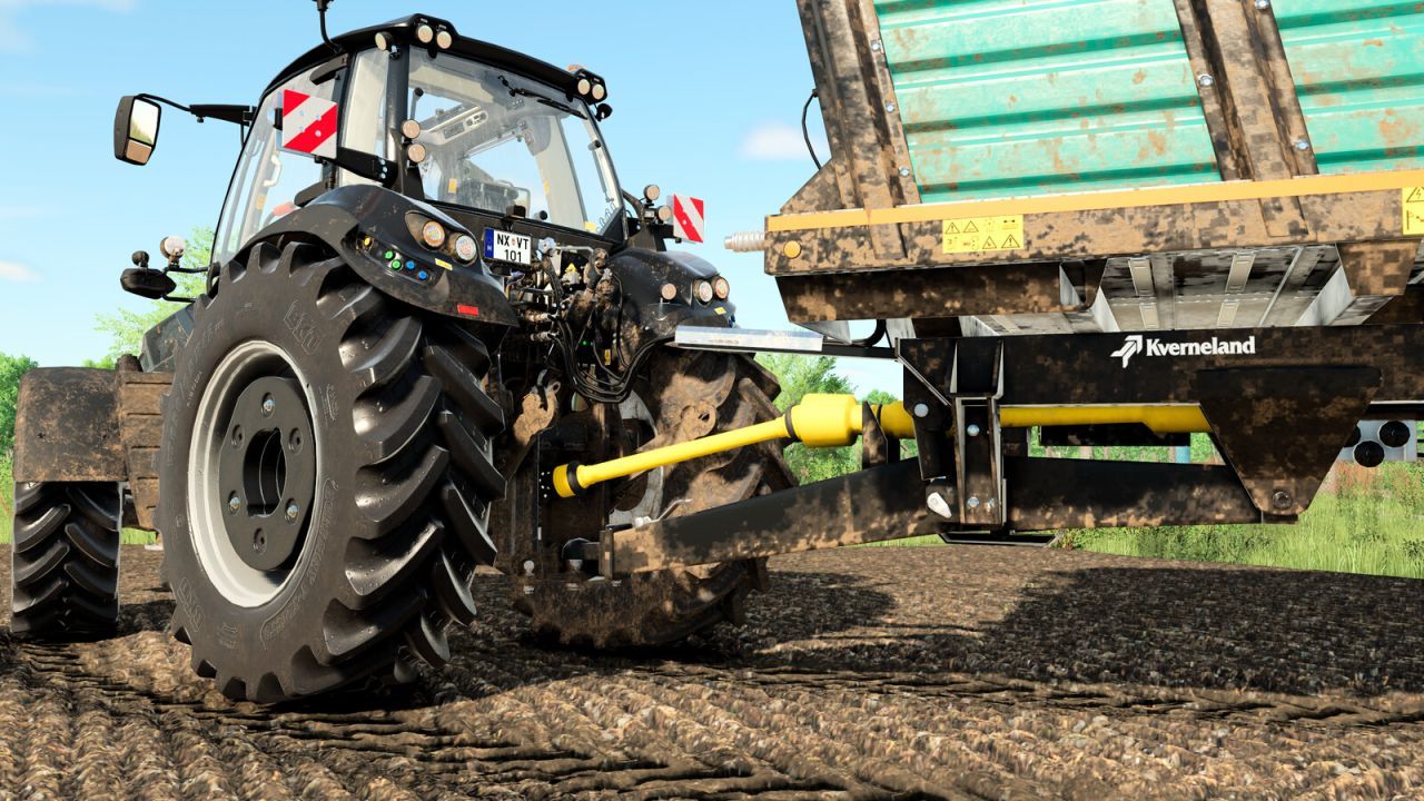 Efektywny Przyczep Kverneland Taarup 12040D o Dużej Pojemności do FS25