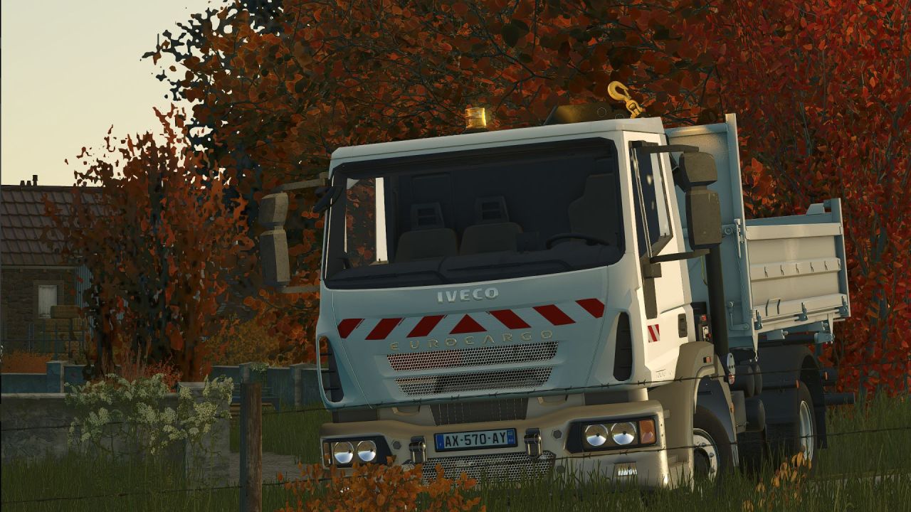 Потужна Вантажівка IVECO Eurocargo для Ландшафтних Робіт у Farming Simulator 25