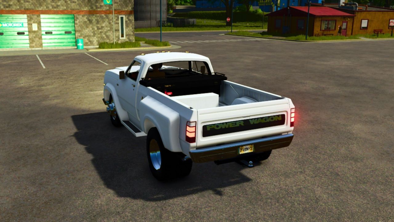 Legendarny 1977 Dodge W600 Power Wagon 4x4 — Potężna Ciężarówka Rolnicza do Ciężkich Prac